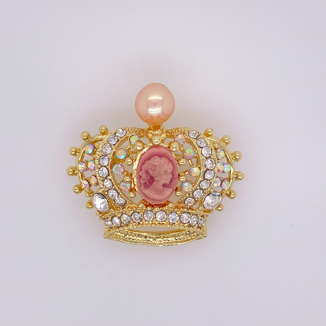 Cultured Freshwater Pearl (8-10mm) & Cubic Zirconia Crown Brooches