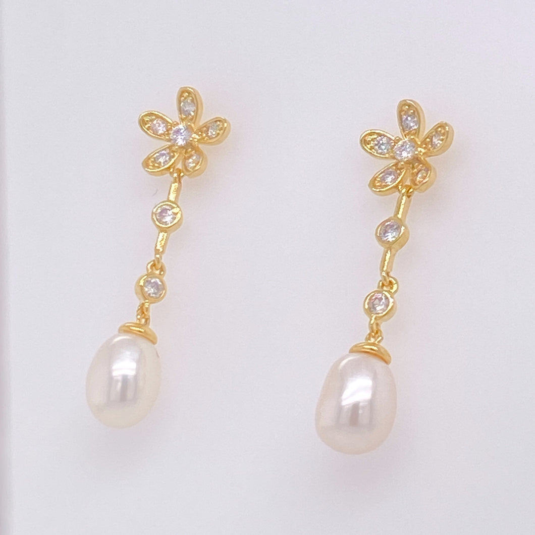 Cultured Freshwater Pearl (7-8mm), Hygrochilus ParishStud Earrings