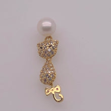 Load image into Gallery viewer, Cultured Freshwater Pearl (9mm), Peacock Stud Earring - Anna Wang New York 