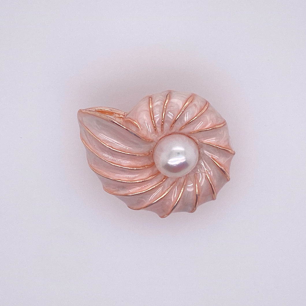 Cultured Freshwater Pearl (7-9mm) & Conch  Pin