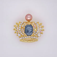 Load image into Gallery viewer, Cultured Freshwater Pearl (8-10mm) &amp; Cubic Zirconia Crown Brooches