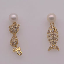 Load image into Gallery viewer, Cultured Freshwater Pearl (9mm), Peacock Stud Earring - Anna Wang New York 