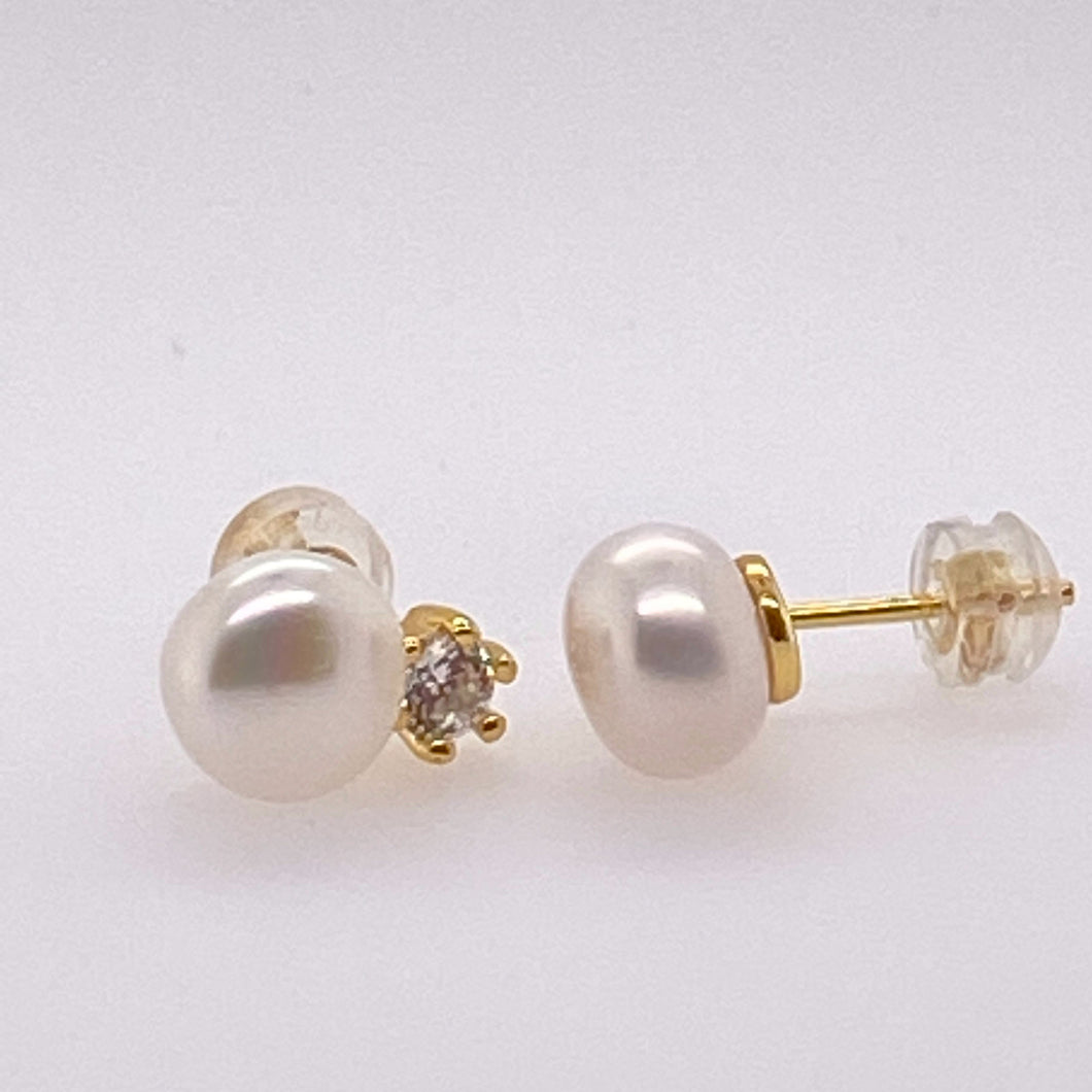 Cultured Freshwater Button Pearl (8-9mm)  Snow White Princess, Stud Earrings