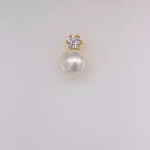 Load image into Gallery viewer, Cultured Freshwater Button Pearl (8-9mm)  Snow White Princess, Stud Earrings