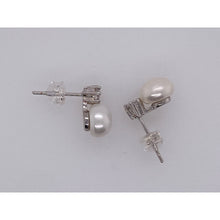 Load image into Gallery viewer, Cultured Freshwater Button Pearl (8-9mm)  Snow White Princess, Stud Earrings